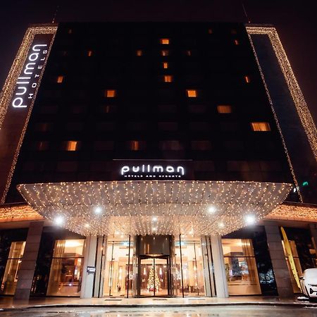 Pullman Bucharest World Trade Center Hotel Exterior photo